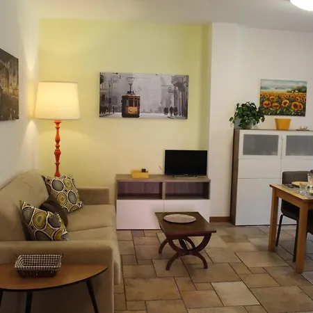Elegant And Quiet With Terrace Milan